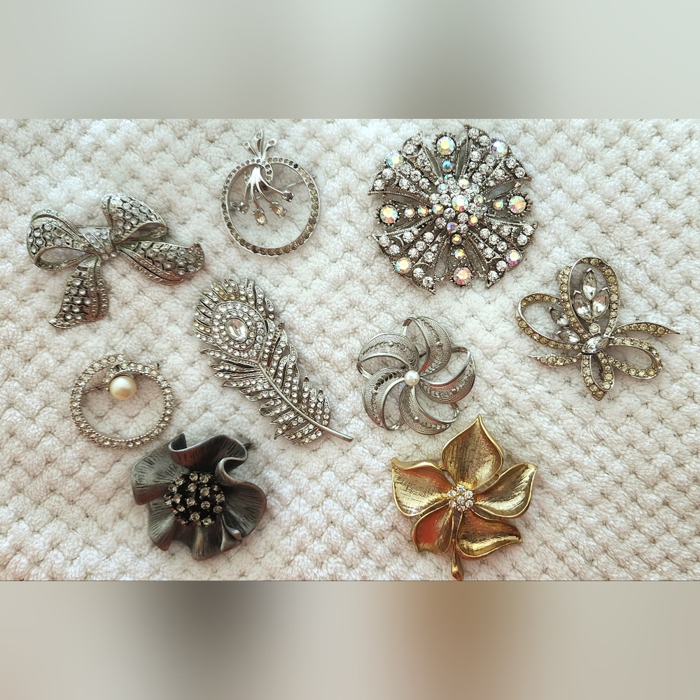Set of 9 Vintage Brooches/Scarf/Hat Pins